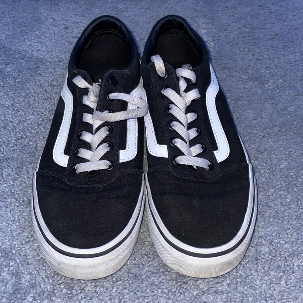 Selling white and black vans